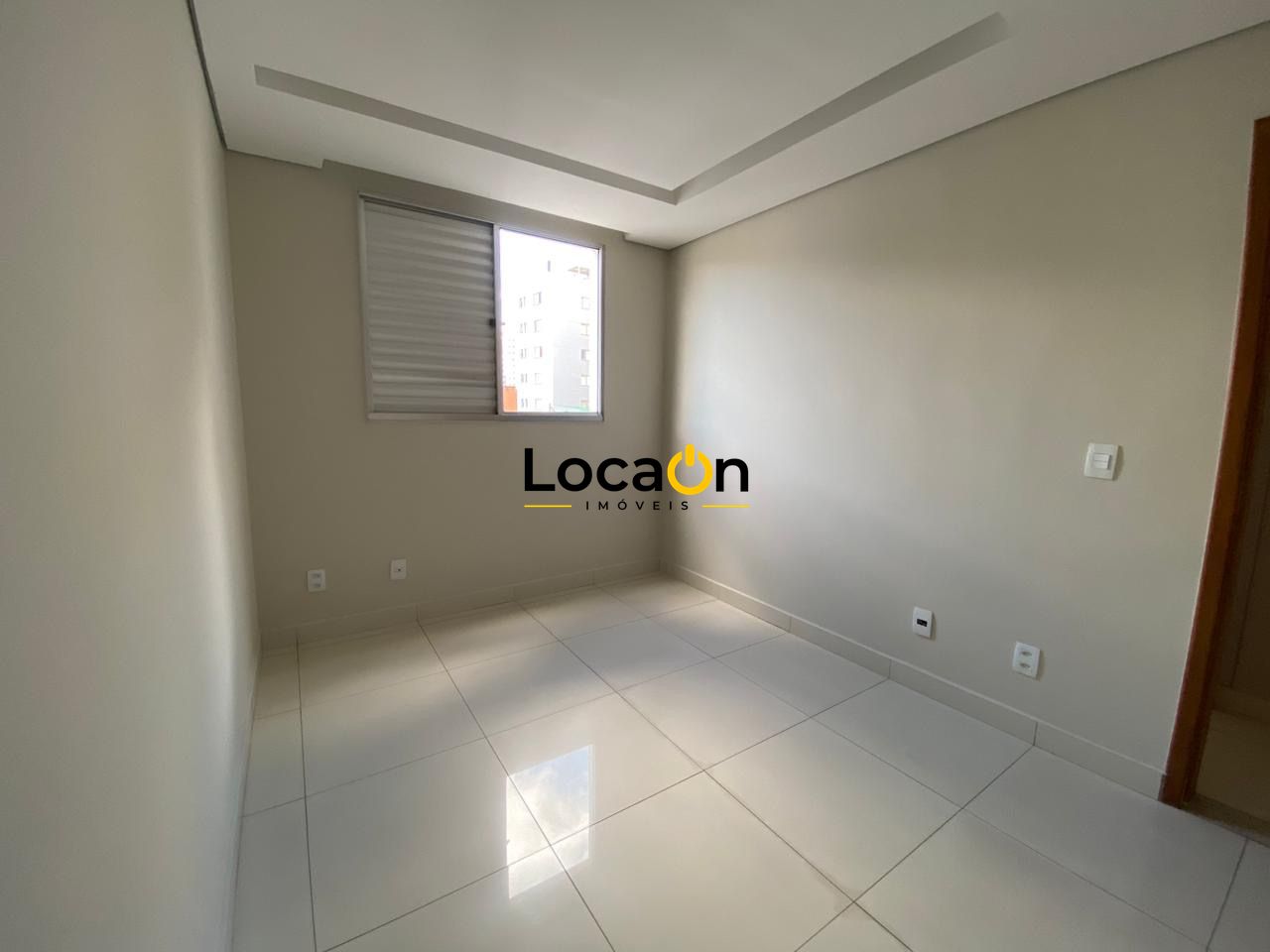 ALUGA-SE apartamento com 4 quartos no bairro Buritis em Belo Horizonte.