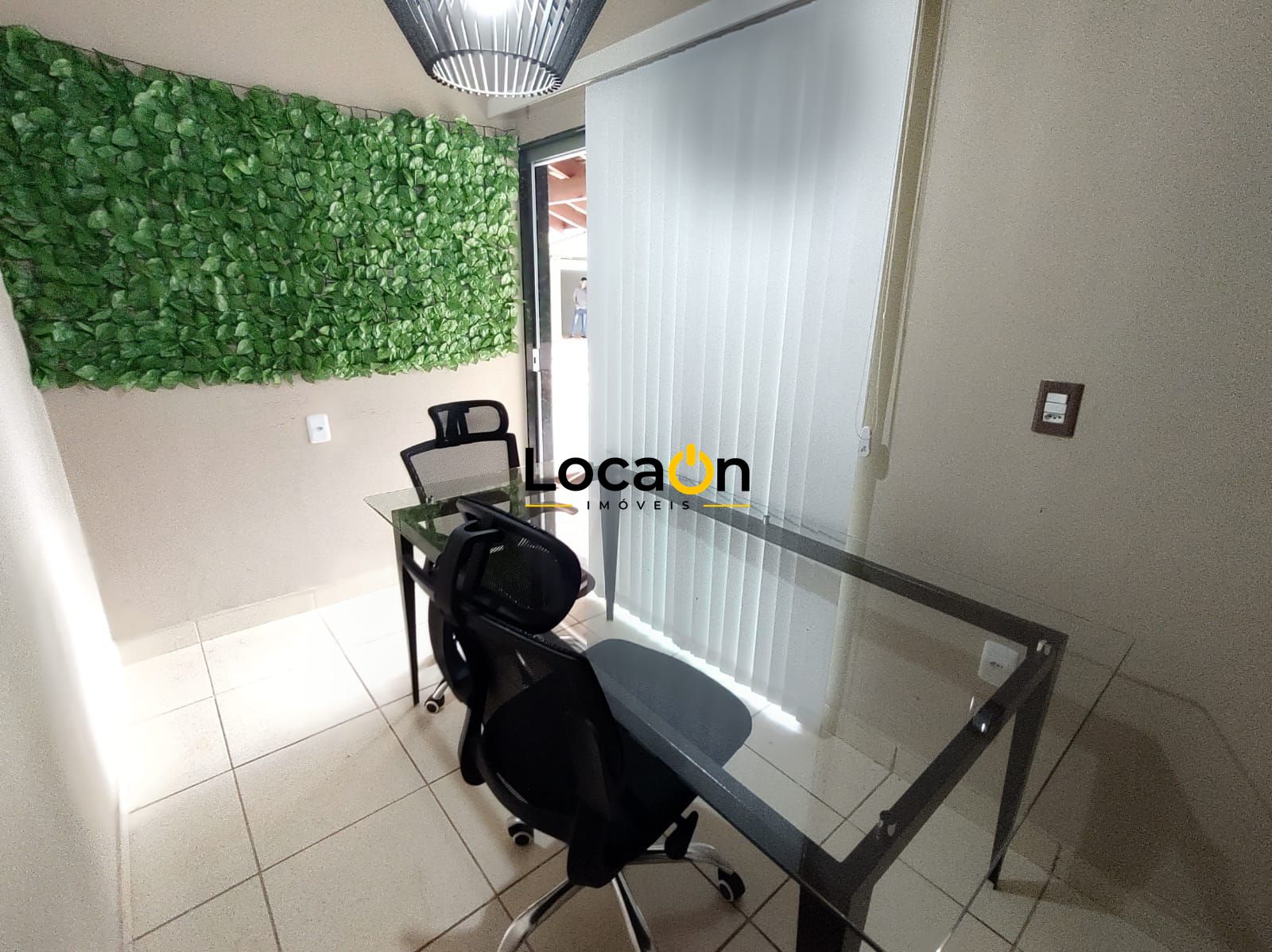 ALUGA - Casa Comercial ou Residencial Mobiliada na Ribeirânia com 8 salas e Rece