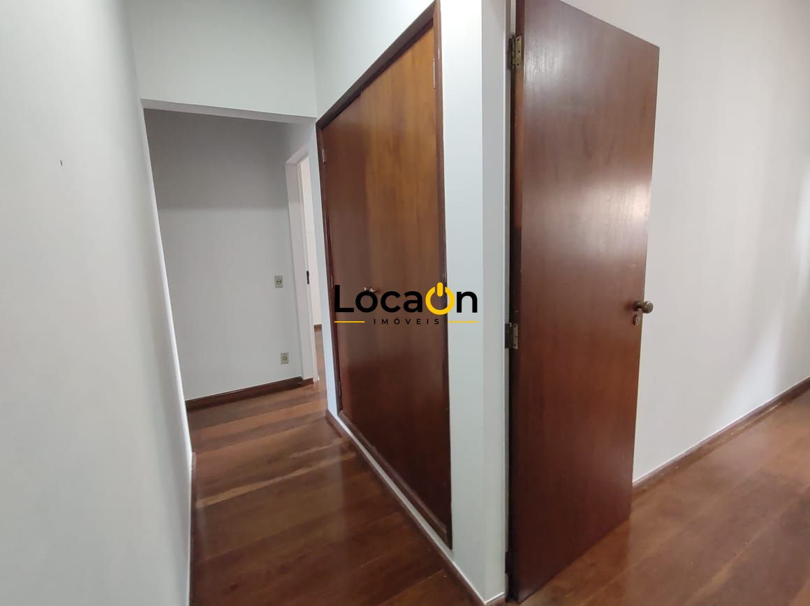 ALUGA - Apartamento no centro 3 Dormitórios