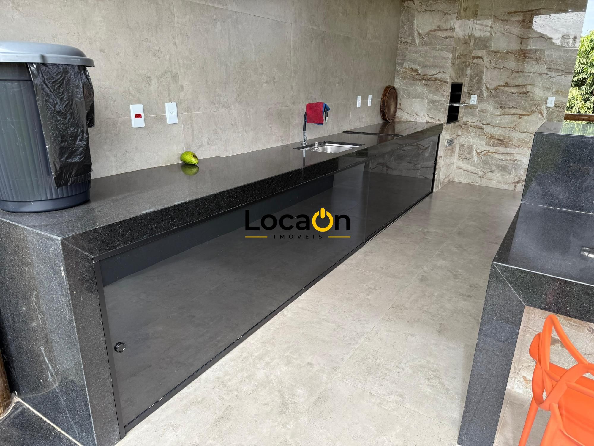 VENDE - Sitio em Esmeraldas-MG com Casa de luxo.