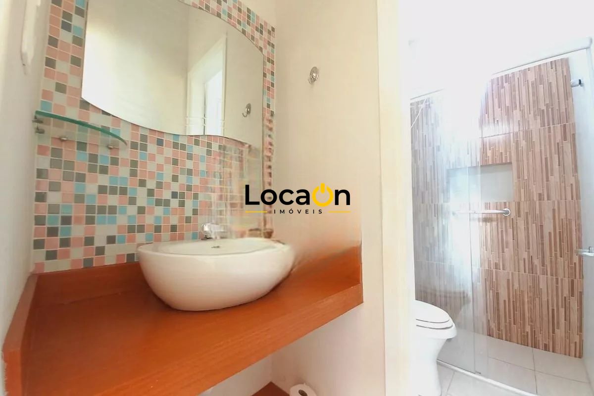 ALUGA- Casa com edícula em Campinas