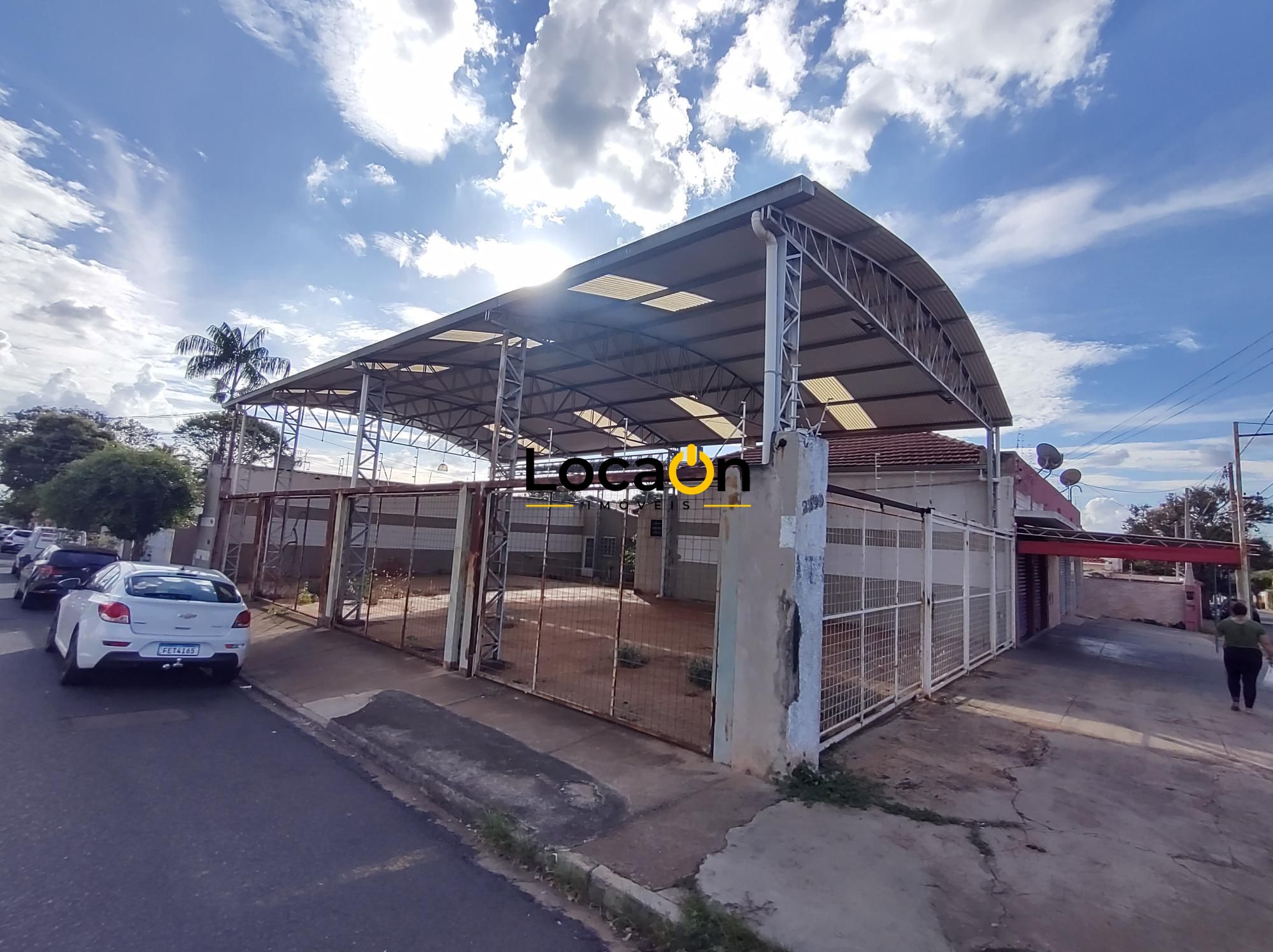 ALUGA - Barracão 300m² no centro Araraquara SP