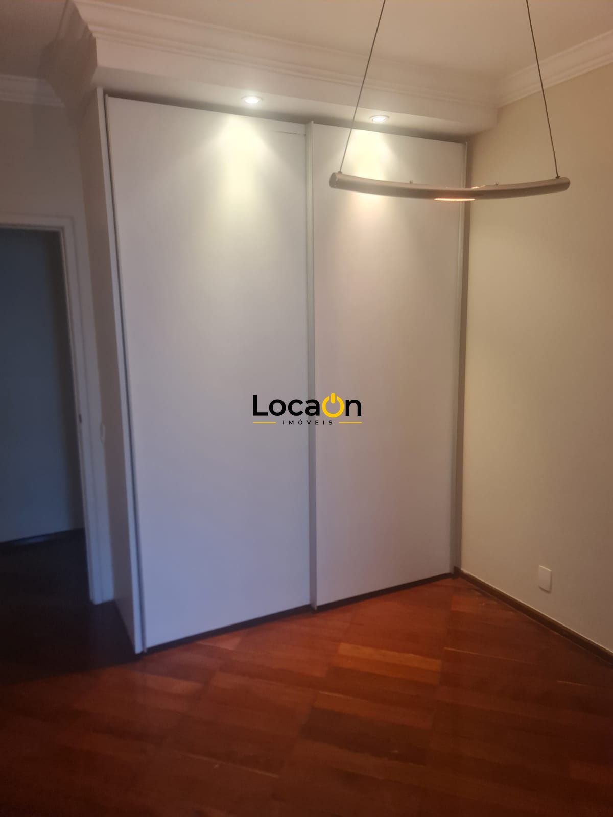 ALUGA - Apartamento com 4 Suítes, 317 m², "Edifício Barão Da Una" Centro - Ribei