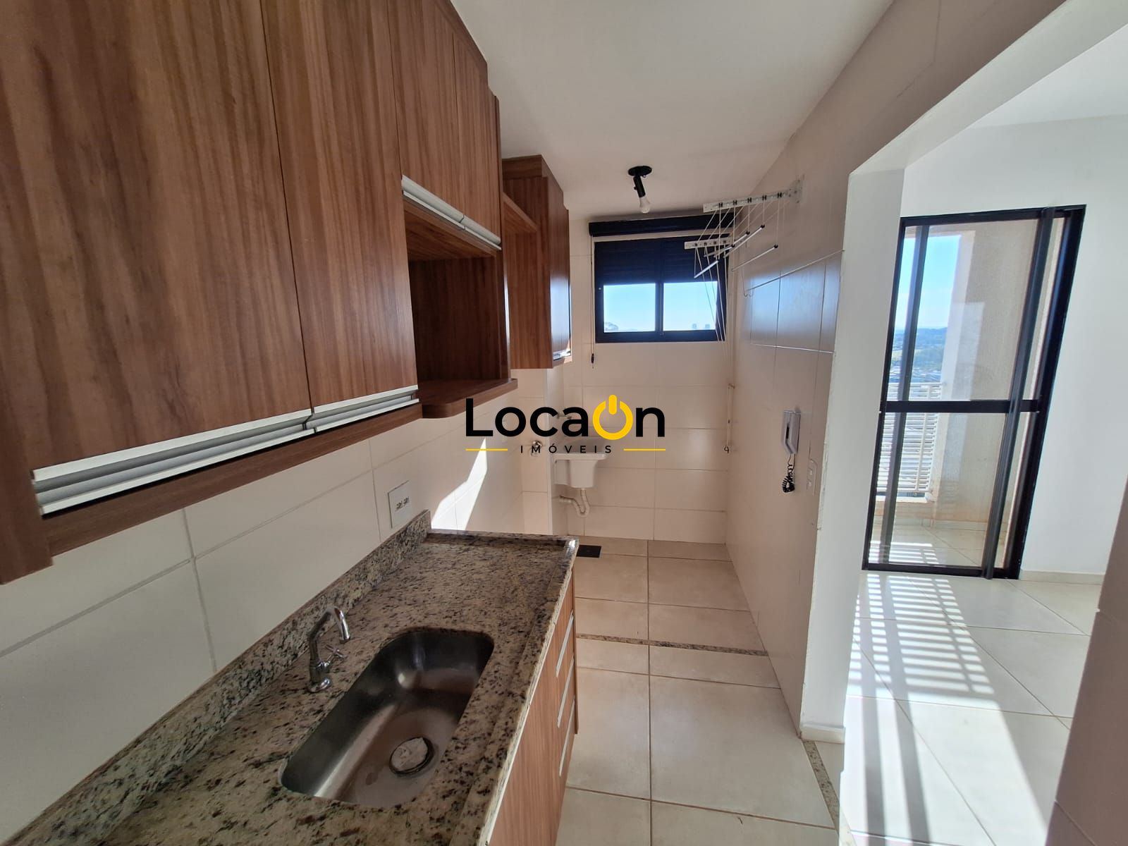ALUGA- Apartamento 2 quartos, 1 banheiro, sacada localizado em Bonfim Paulista