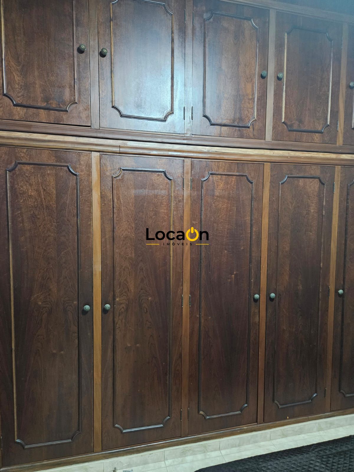 ALUGA- Casa 3 dormitórios, suíte, 2 banheiros, casa planejada em Ribeirão Preto