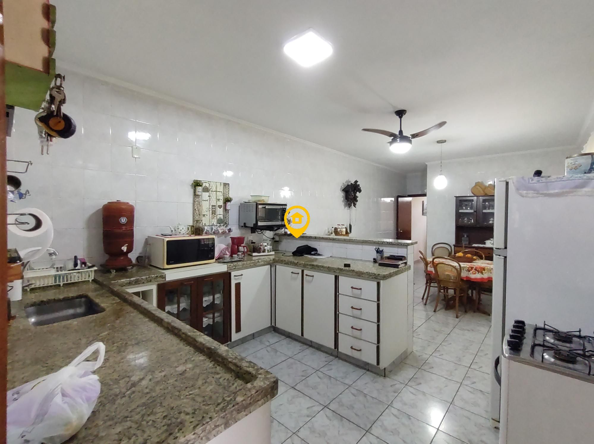 Casa à venda e aluguel com 3 quartos, 251m² - Foto 17