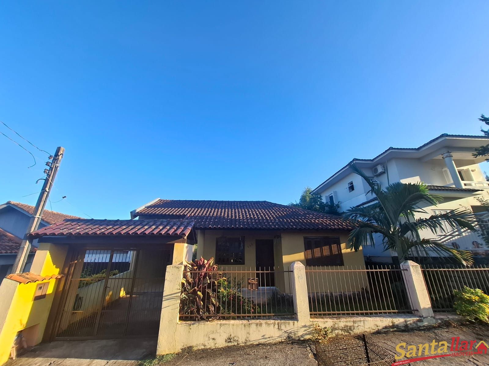 Casa à venda com 3 quartos, 92m² - Foto 1