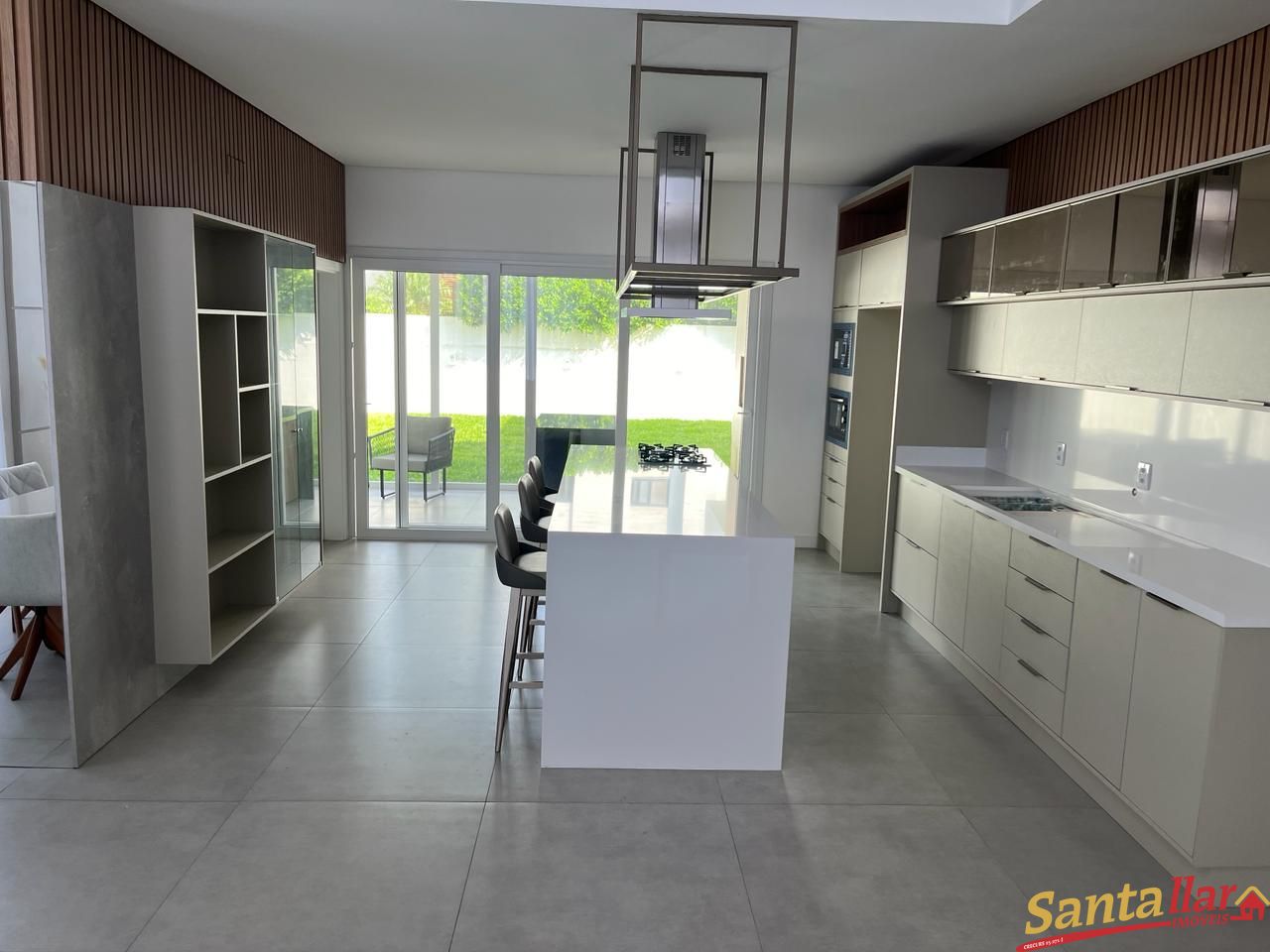 Casa à venda com 3 quartos, 227m² - Foto 4