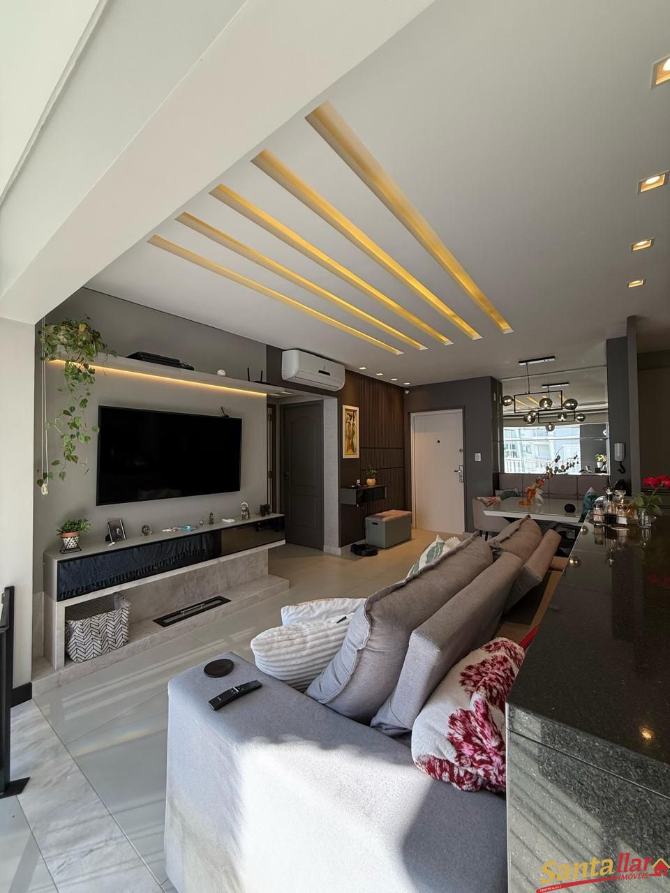 Apartamento com 2 Dormitórios à venda, 73 m² por R$ 590.000,00 Apartamento com 2 Dormitórios à venda, 73 m² por R$ 590.000,00