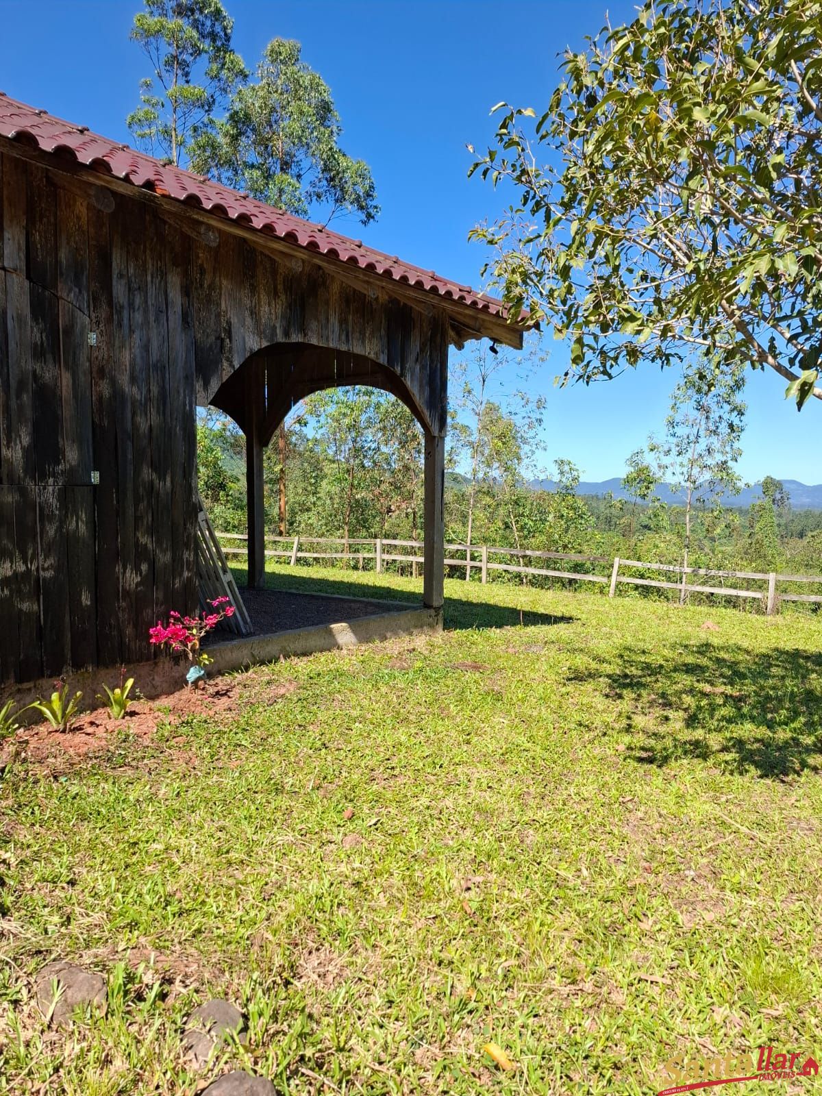 Fazenda à venda com 2 quartos, 400m² - Foto 2