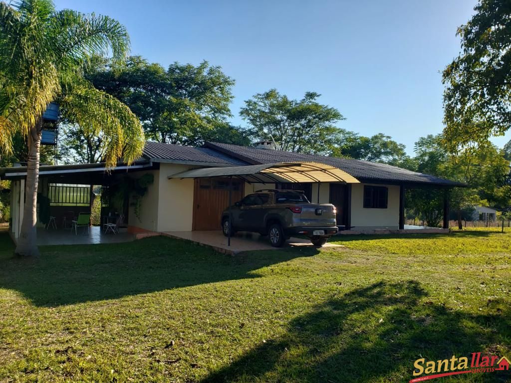 Fazenda à venda com 3 quartos, 130m² - Foto 2