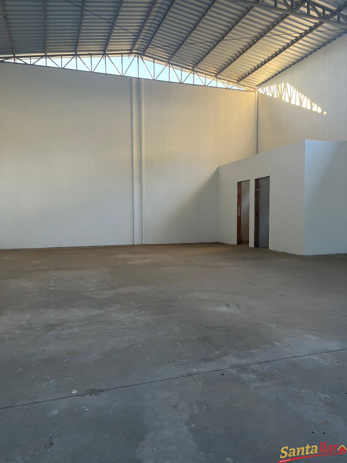 Depósito-Galpão-Armazém à venda com 1 quarto, 200m² - Foto 4