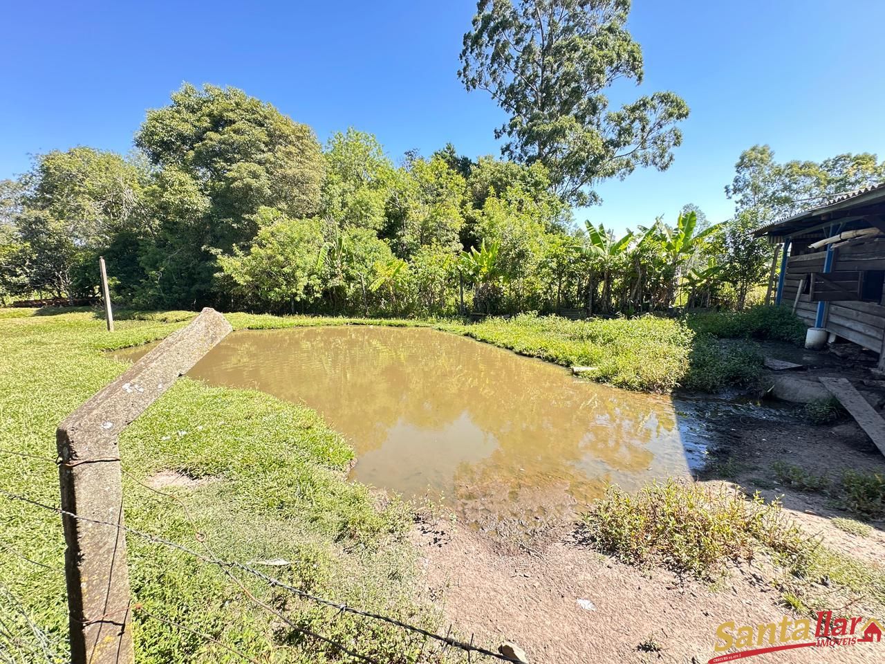 Fazenda/sítio/chácara/haras com 3 Dormitórios à venda, 129 m² por R$ 650.000,00 Fazenda/sítio/chácara/haras com 3 Dormitórios à venda, 129 m² por R$ 650.000,00