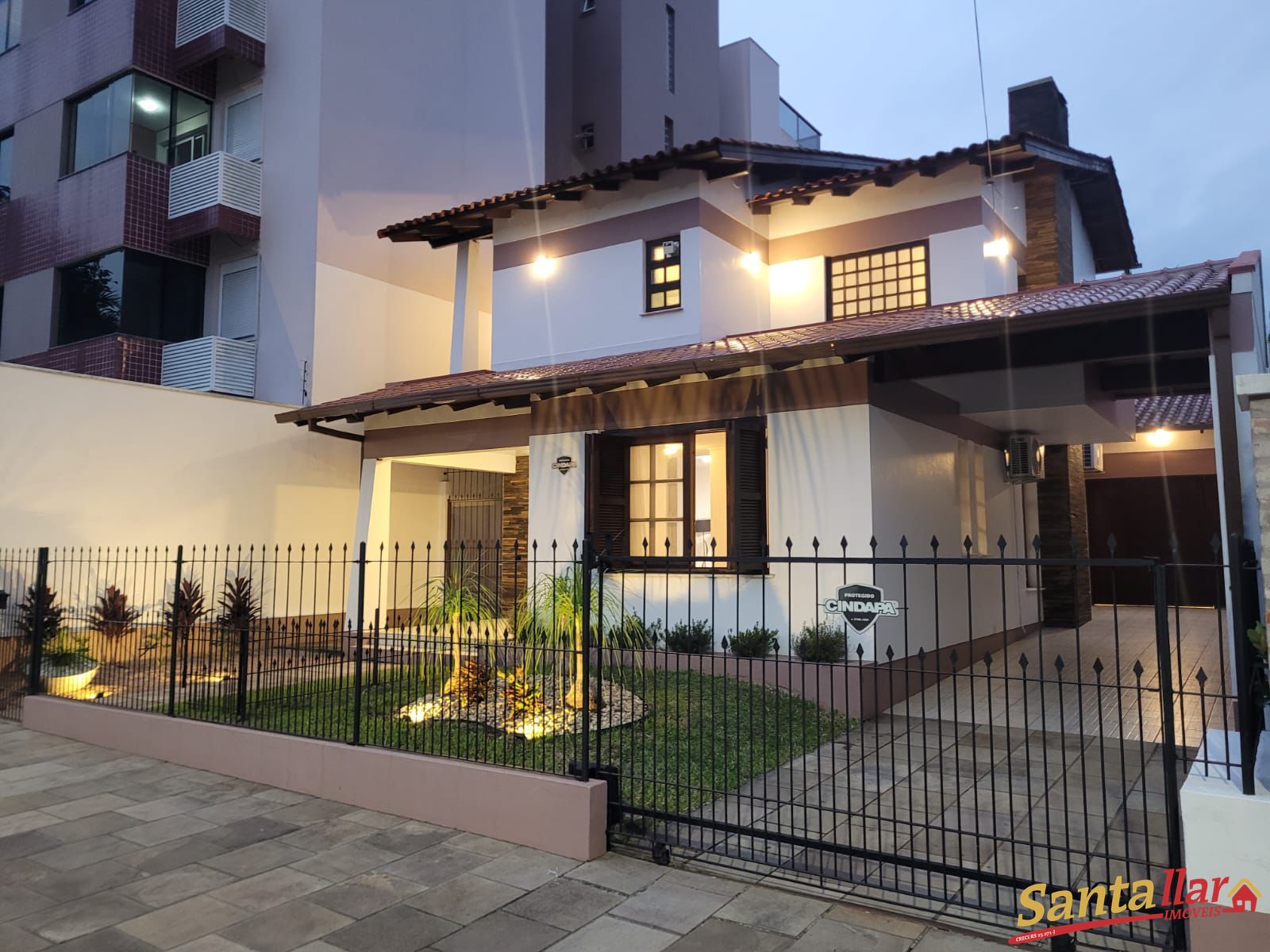 Casa, 3 quartos, 211 m² - Foto 1