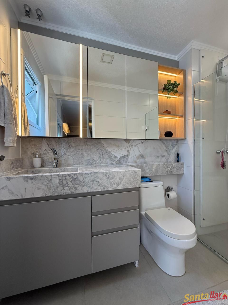 Apartamento com 2 Dormitórios à venda, 73 m² por R$ 590.000,00 Apartamento com 2 Dormitórios à venda, 73 m² por R$ 590.000,00