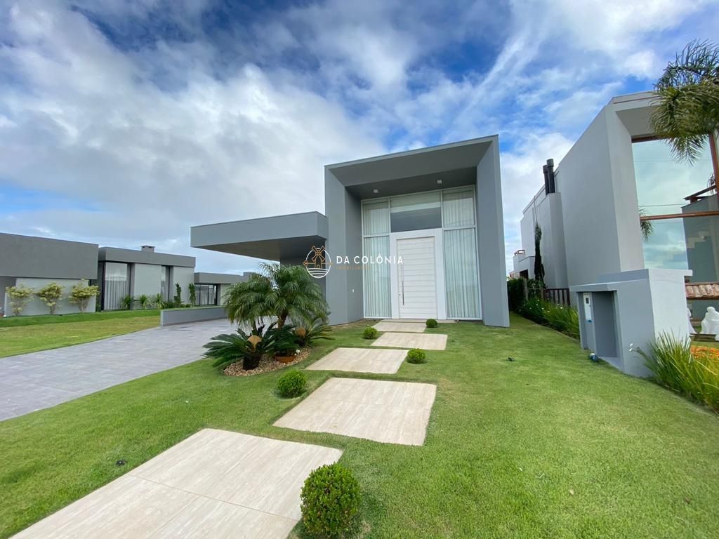 Casa de Condomínio à venda com 3 quartos, 220m² - Foto 2