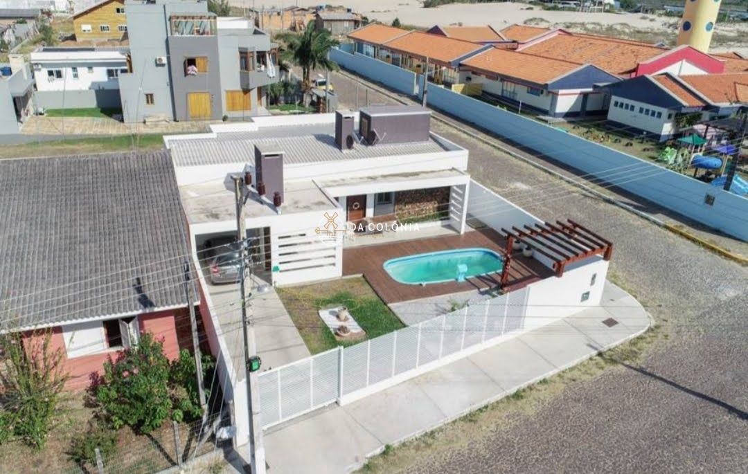 Casa à venda com 3 quartos, 147m² - Foto 2