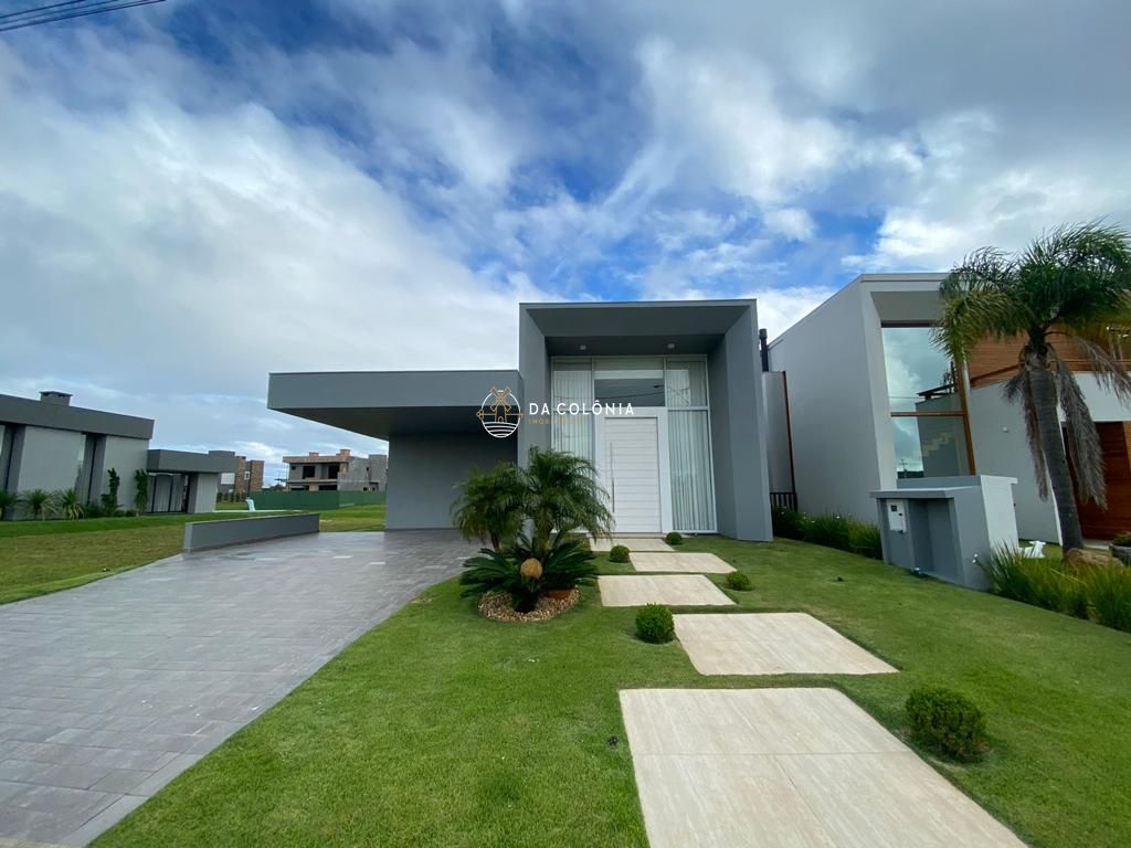 Casa de Condomínio à venda com 3 quartos, 220m² - Foto 1