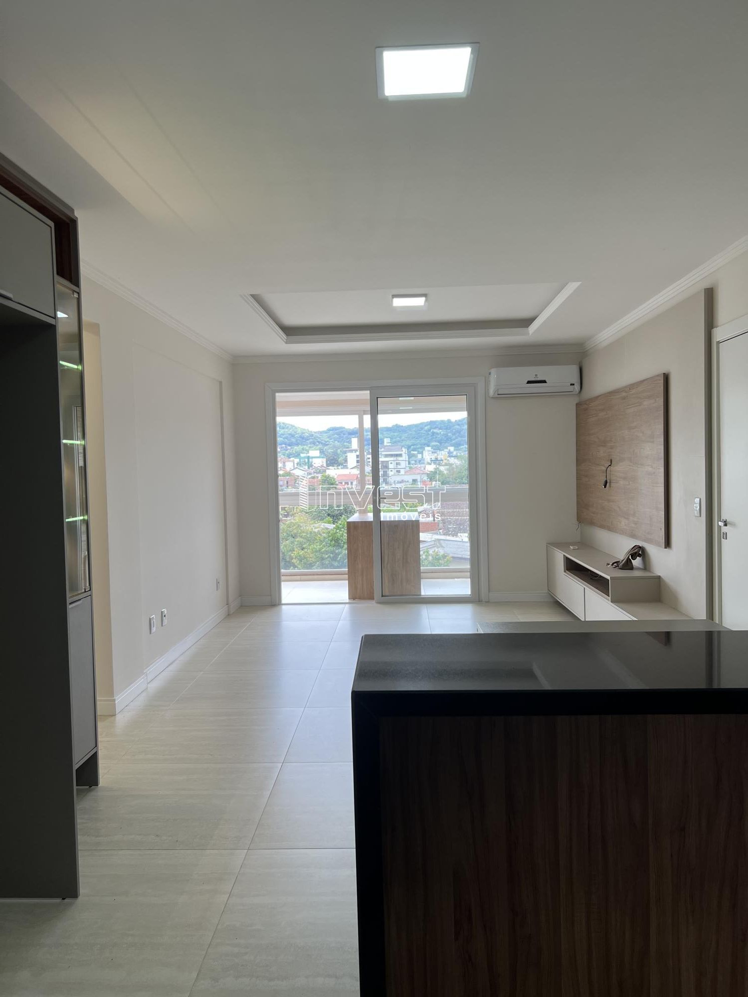 Apartamento à venda com 3 quartos, 159m² - Foto 2