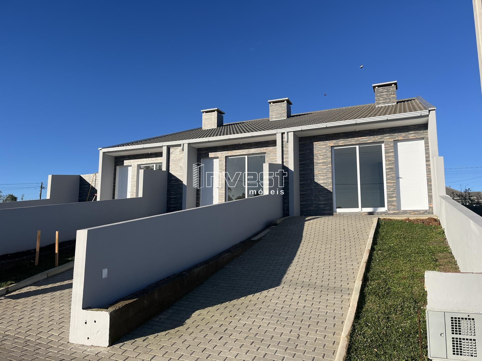 Casa à venda com 2 quartos, 67m² - Foto 1