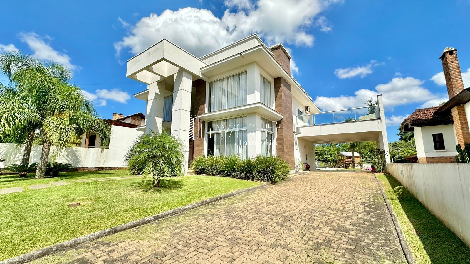 Casa de Condomínio à venda com 3 quartos, 294m² - Foto 1