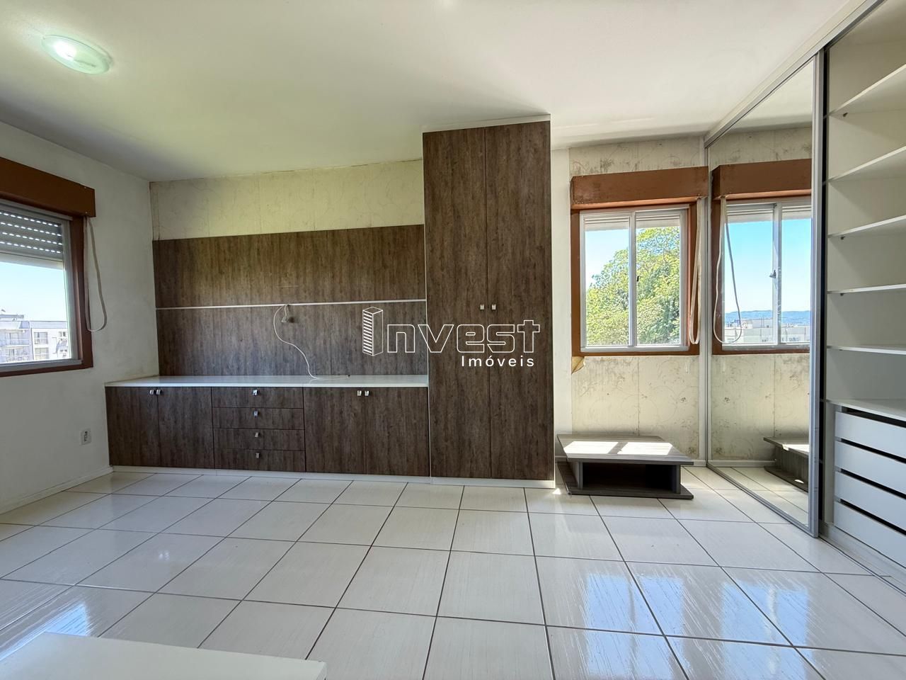 Apartamento com 2 Dormitórios à venda, 76 m² por R$ 370.000,00 Apartamento com 2 Dormitórios à venda, 76 m² por R$ 370.000,00