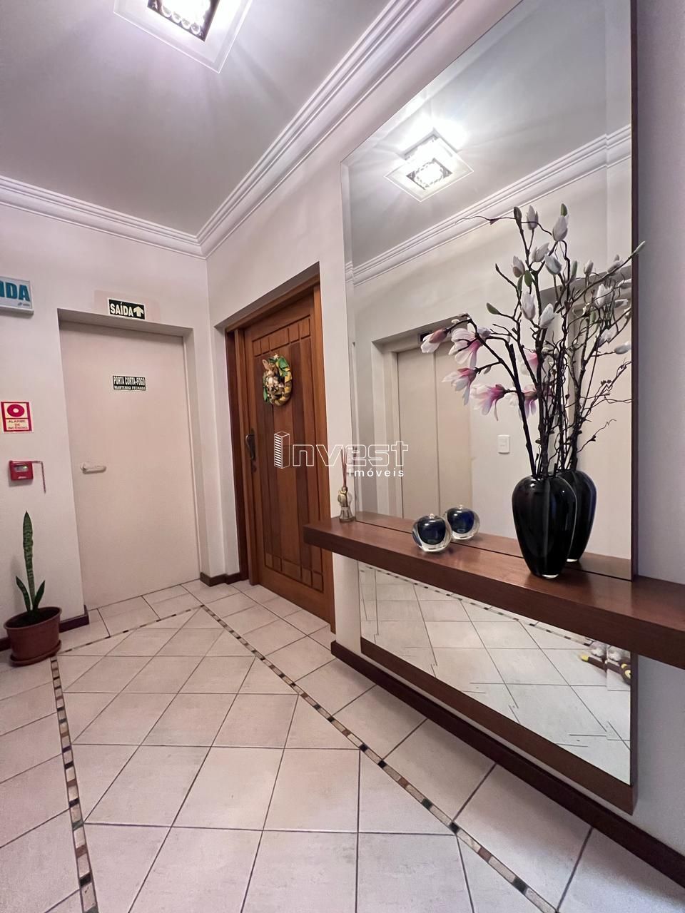 Apartamento à venda com 3 quartos, 226m² - Foto 19