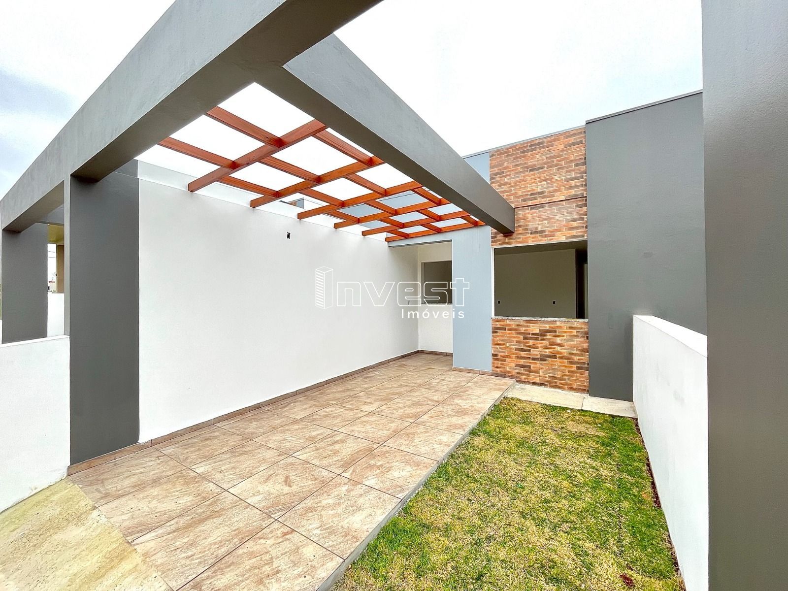 Casa à venda com 2 quartos, 72m² - Foto 1