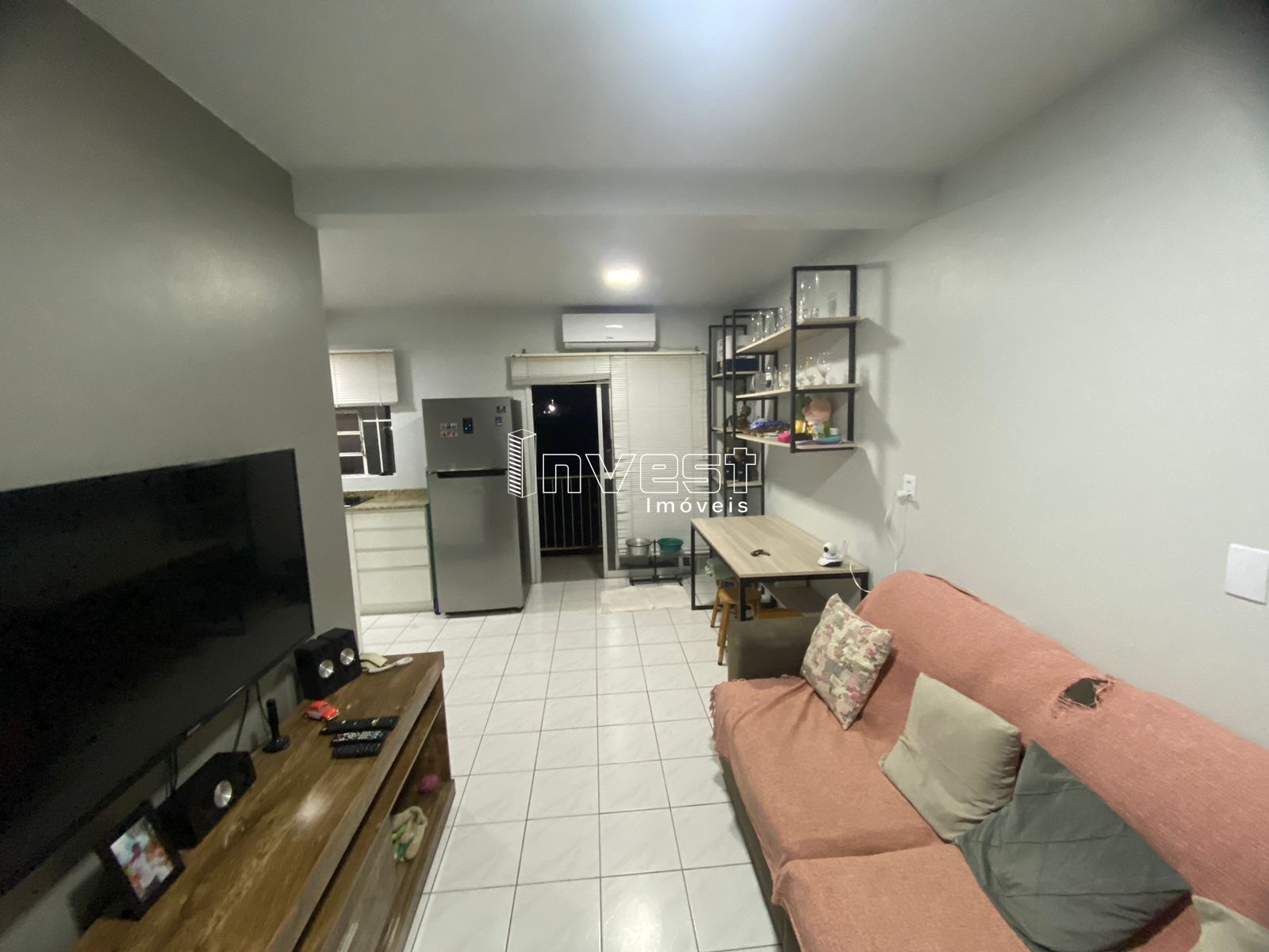 Apartamento à venda com 1 quarto, 60m² - Foto 2