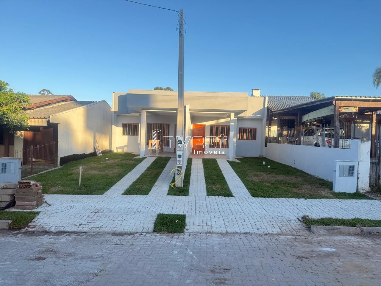 Casa com 2 Dormitórios à venda, 55 m² por R$ 275.000,00 Casa com 2 Dormitórios à venda, 55 m² por R$ 275.000,00