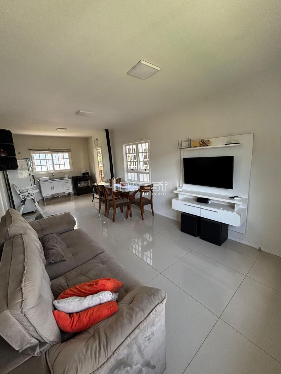 Casa com 2 Dormitórios à venda, 105 m² por R$ 520.000,00 Casa com 2 Dormitórios à venda, 105 m² por R$ 520.000,00