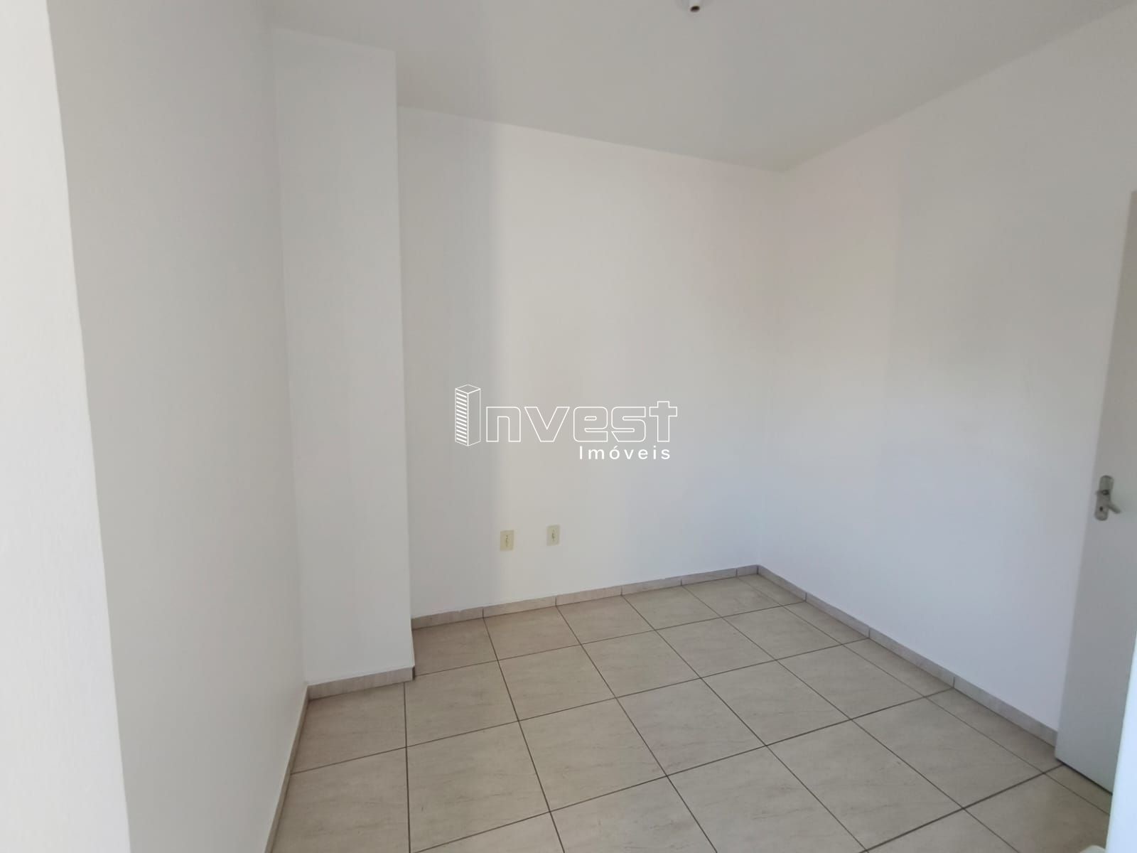 Apartamento com 2 Dormitórios à venda, 57 m² por R$ 200.000,00 Apartamento com 2 Dormitórios à venda, 57 m² por R$ 200.000,00