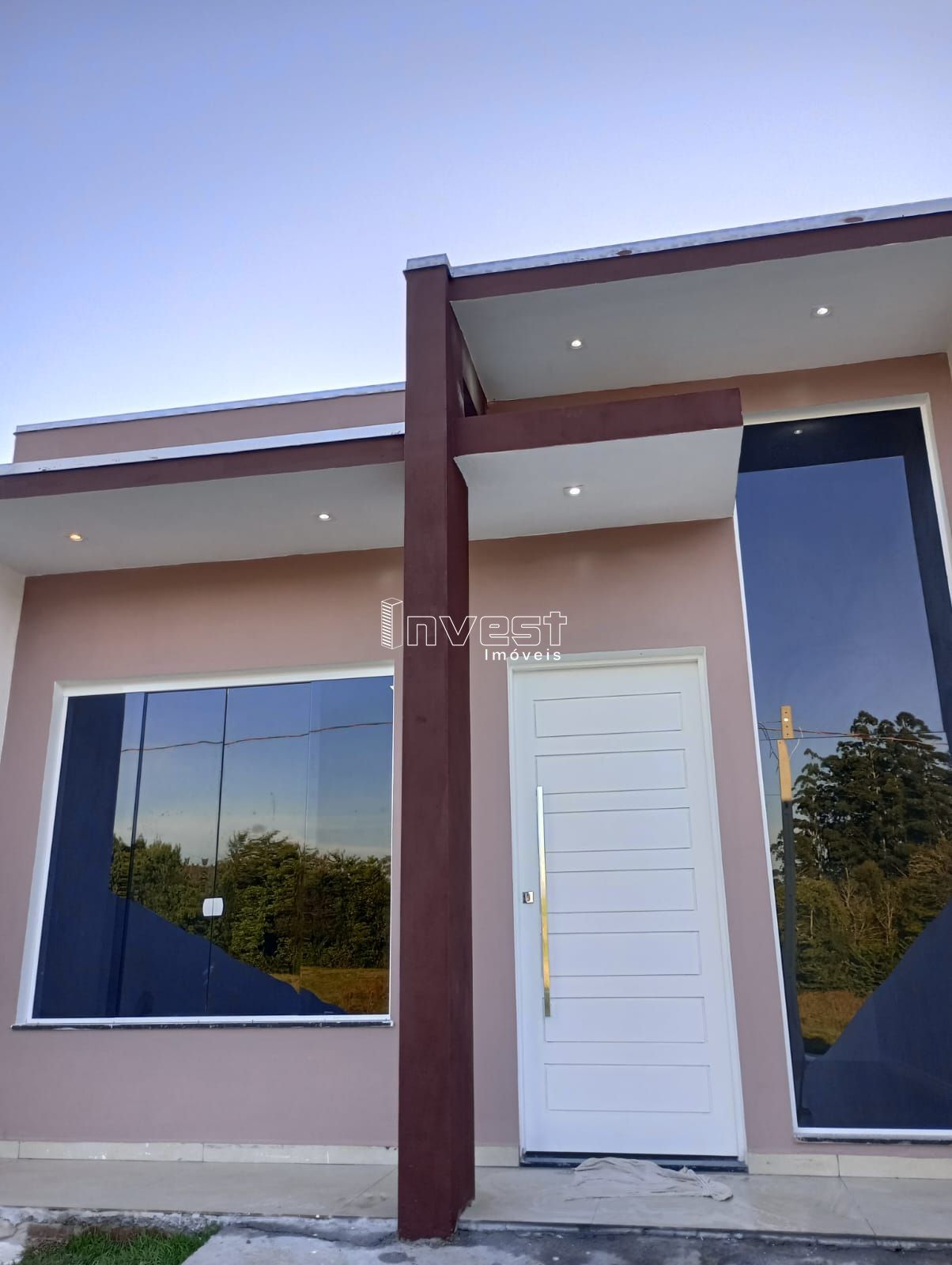 Casa à venda com 2 quartos, 70m² - Foto 2