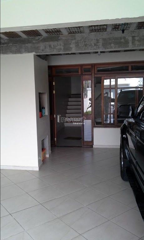 Casa à venda com 3 quartos, 200m² - Foto 13