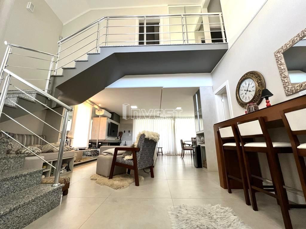 Casa à venda com 3 quartos, 210m² - Foto 16