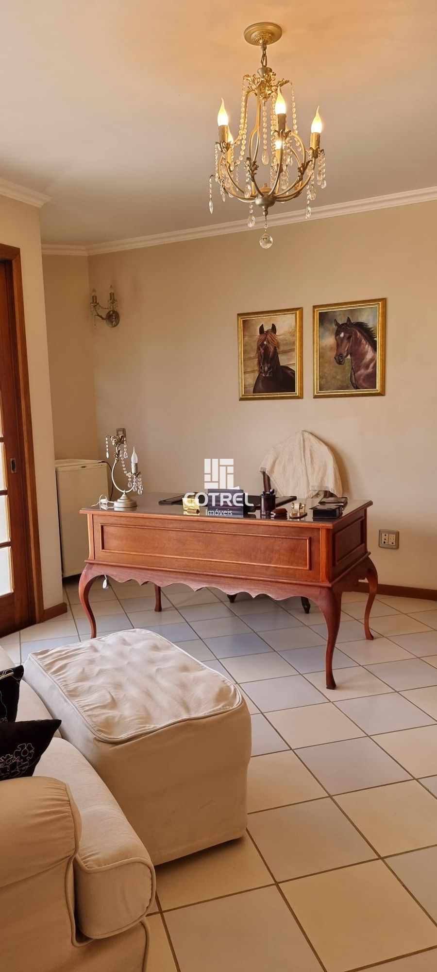 Linda casa com 4 dormitórios, sendo 3 suítes e 2 vagas de garagem na Avenida Lib