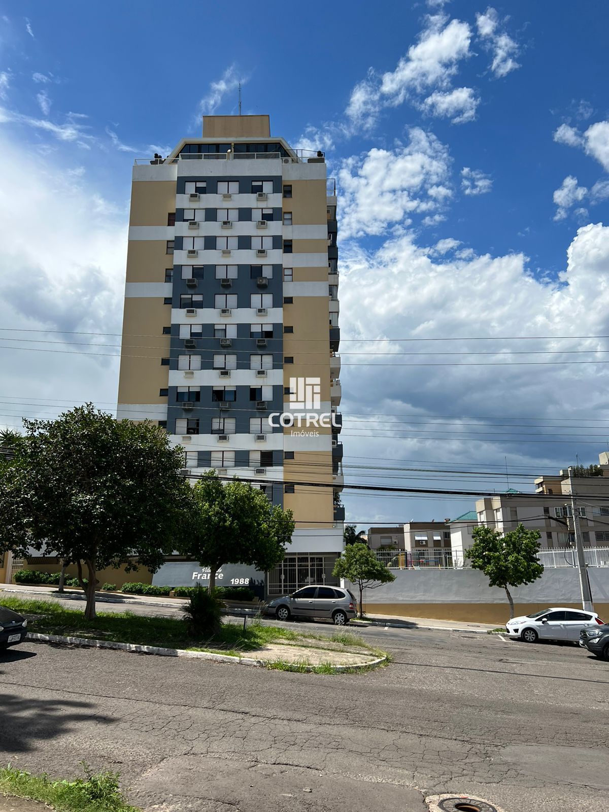 Cobertura Duplex 4 dormitórios sendo 2 suítes e 2 vagas de garagem no Bairro Nos
