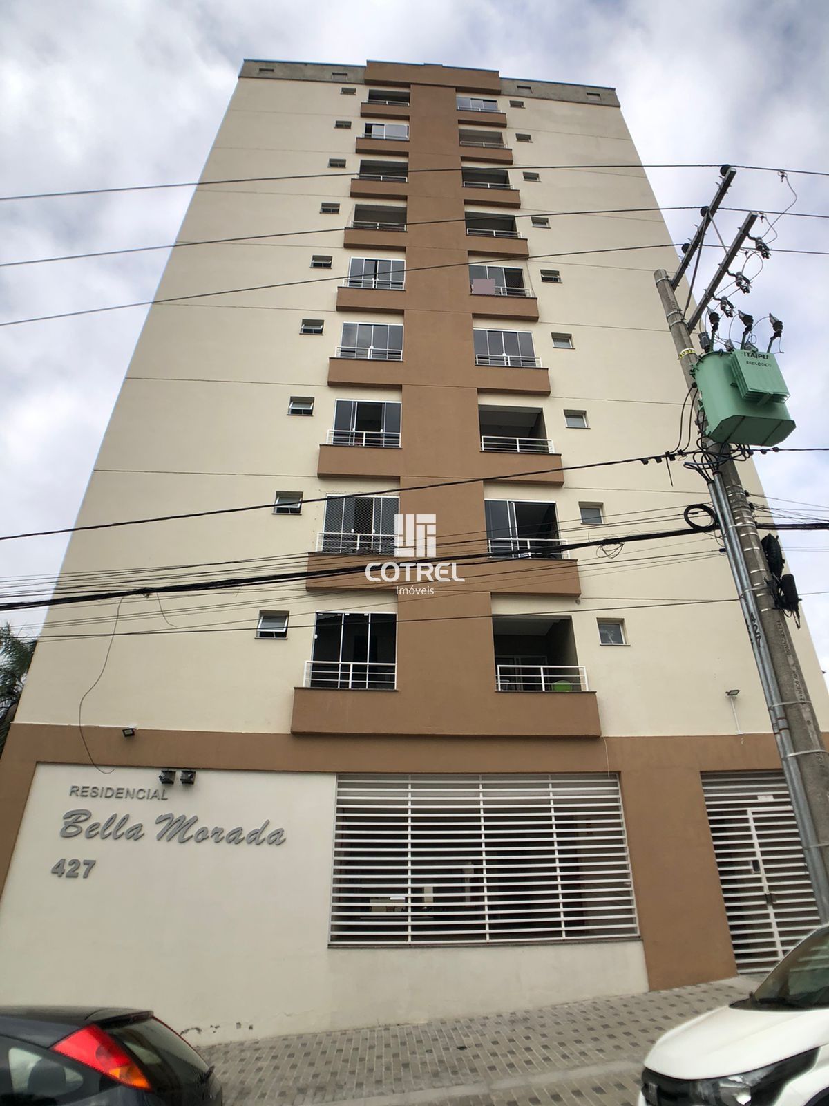 Apartamento central 2 dormitórios e 1 vaga de garagem localizado na cidade de Sa