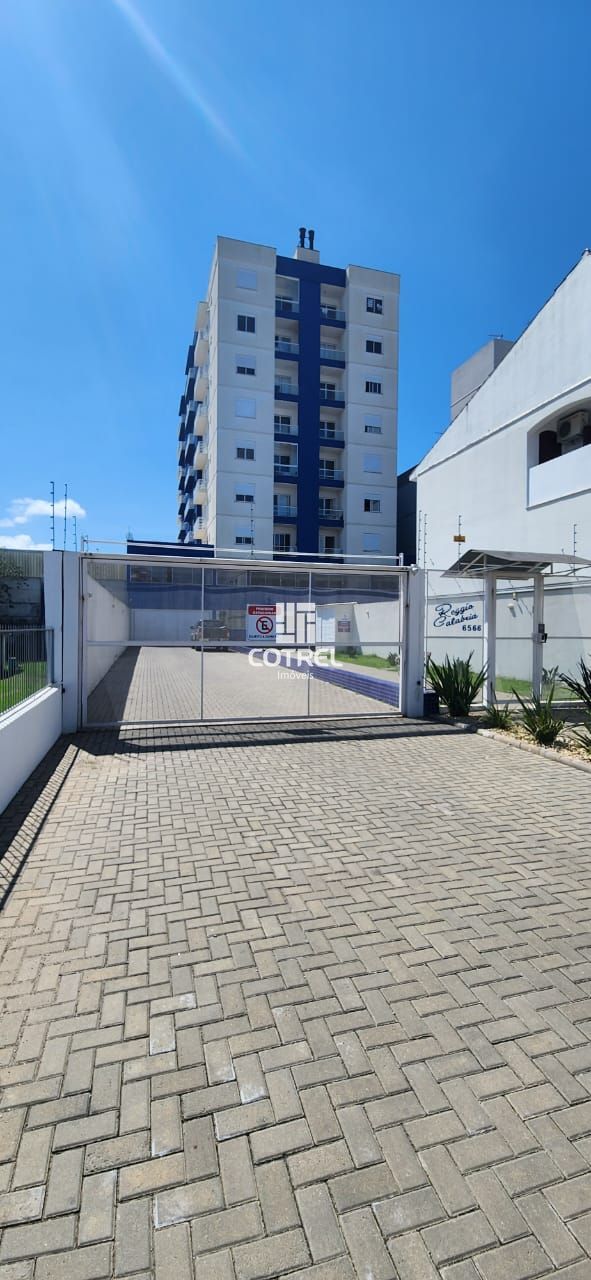 Apartamento para venda com 2 dormitórios 1 sendo suíte, 1 vaga de garagem situad