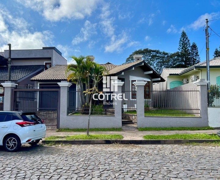 Casa Residencial à Venda 3 dormitórios sendo 1 suíte no bairro Camobi
