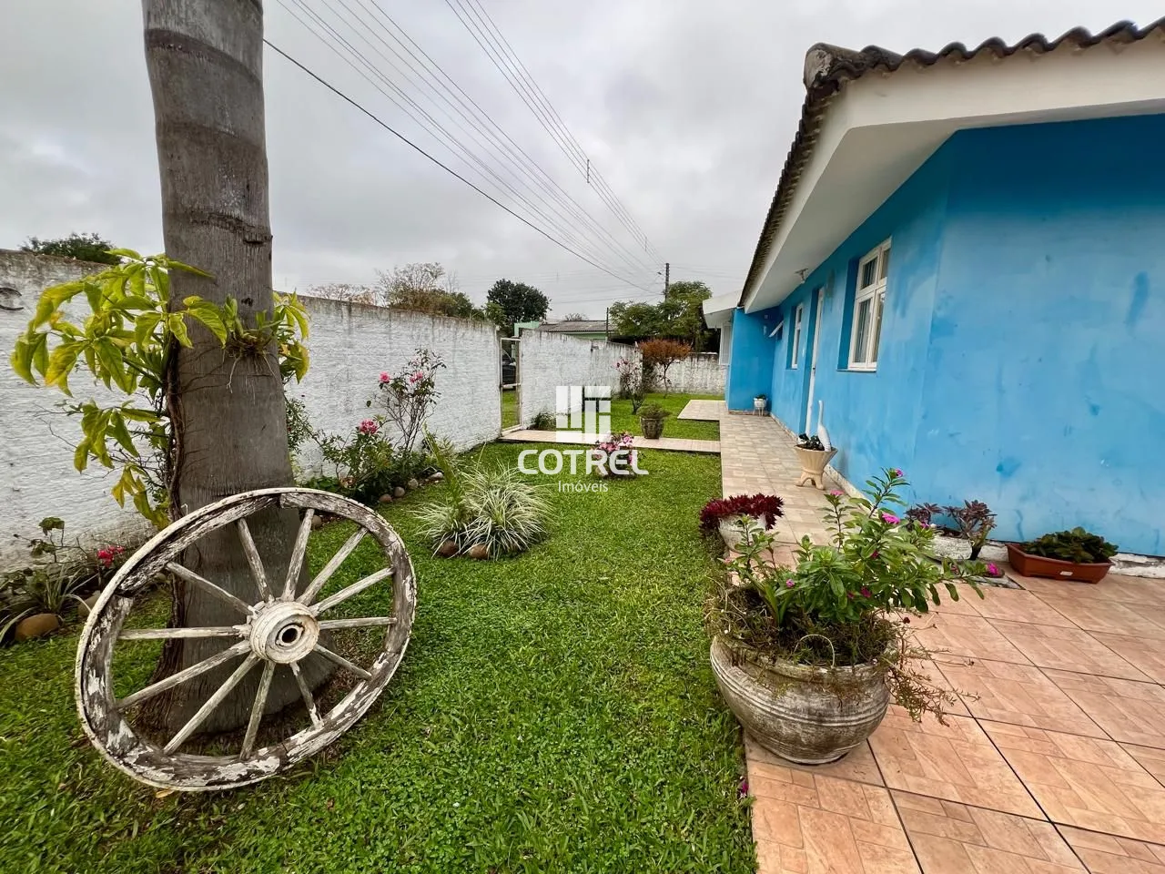 Casa á Venda 03 dormitórios, 02 banheiros e 01 vaga de garagem localizado no bai