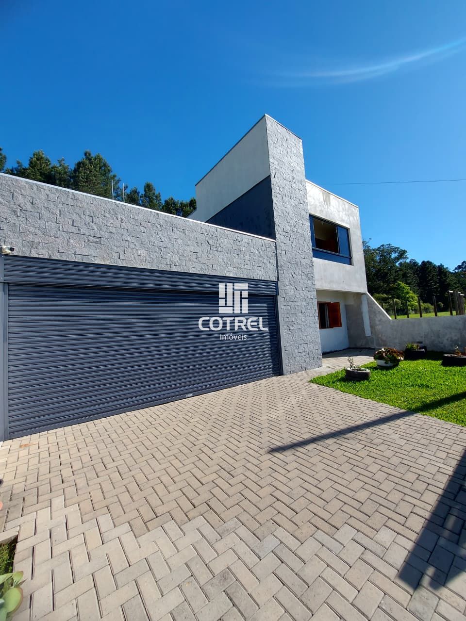 Casa à Venda 3 dormitórios no bairro Camobi em Santa Maria - RS
