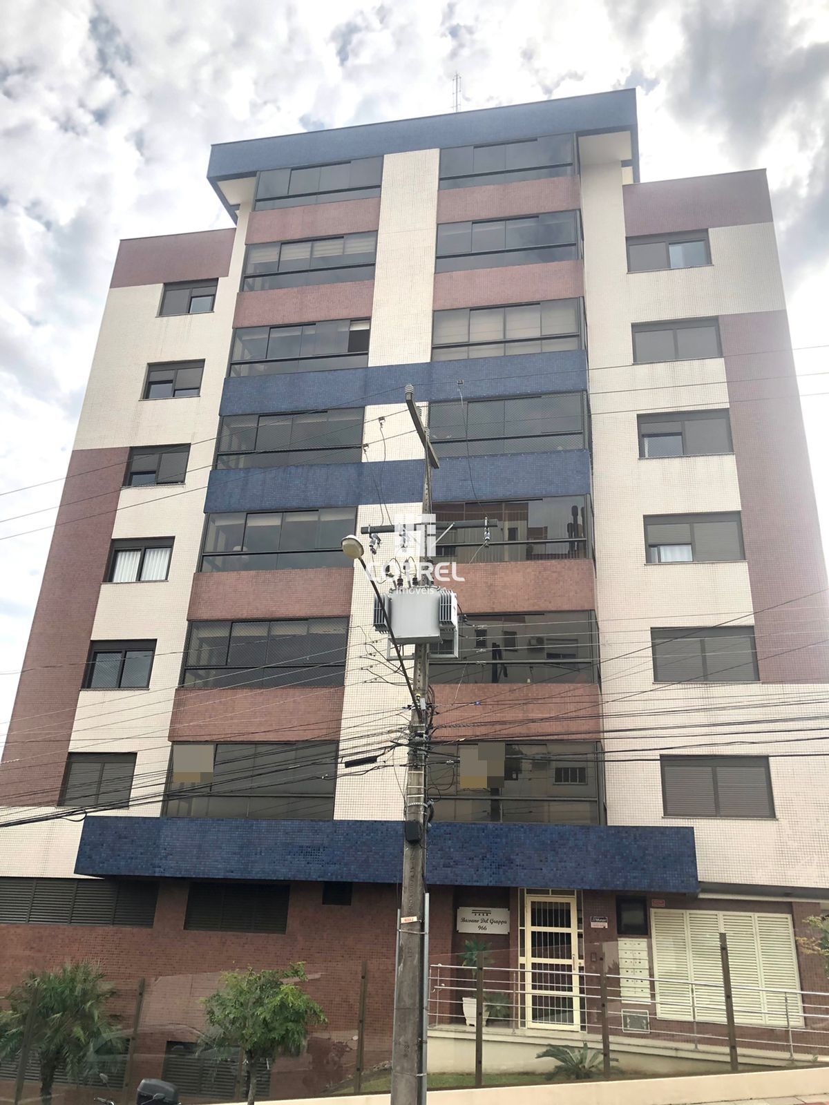Apartamento com 3 dormitórios sendo 1 suíte e 2 vagas garagem no Bairro Nossa Se