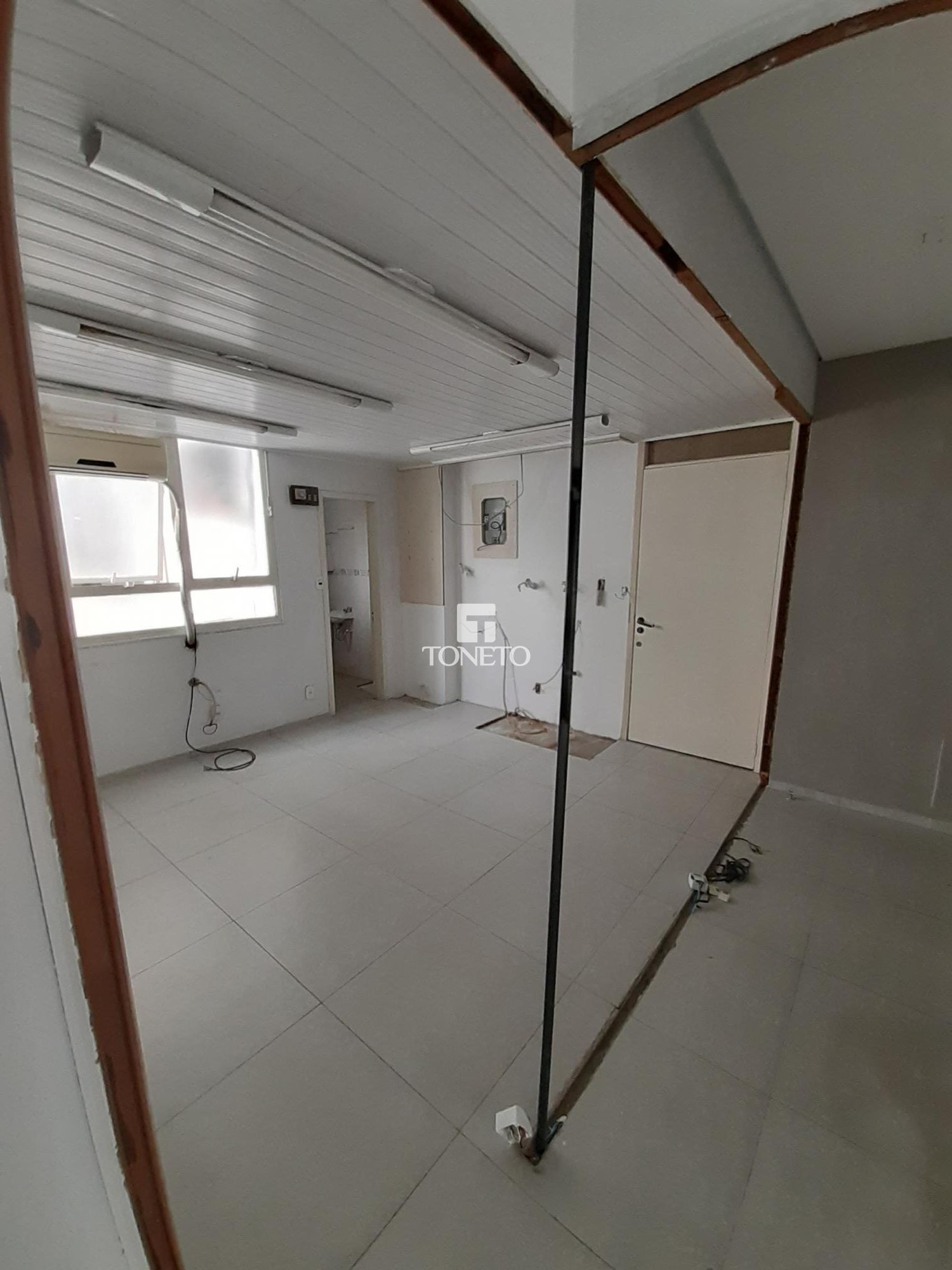 Conjunto Comercial-Sala à venda com 2 quartos, 98m² - Foto 2