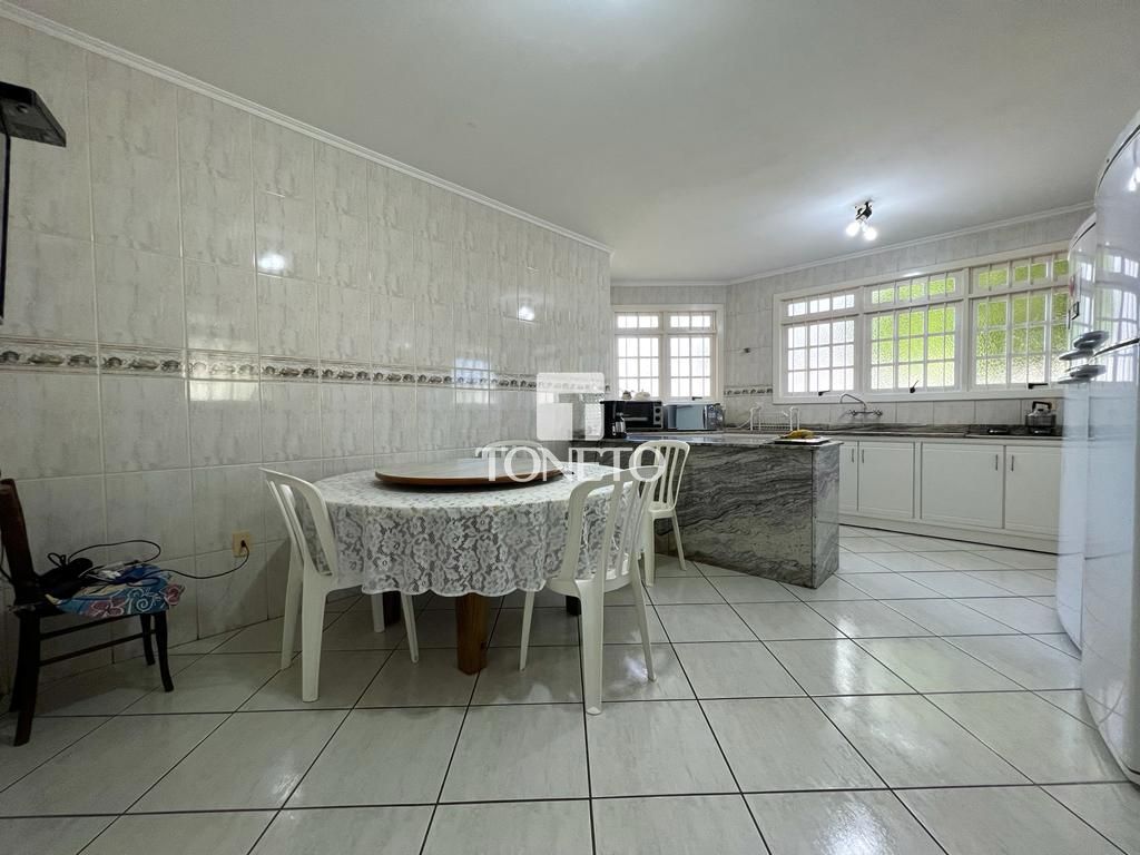 Casa à venda com 3 quartos, 360m² - Foto 8