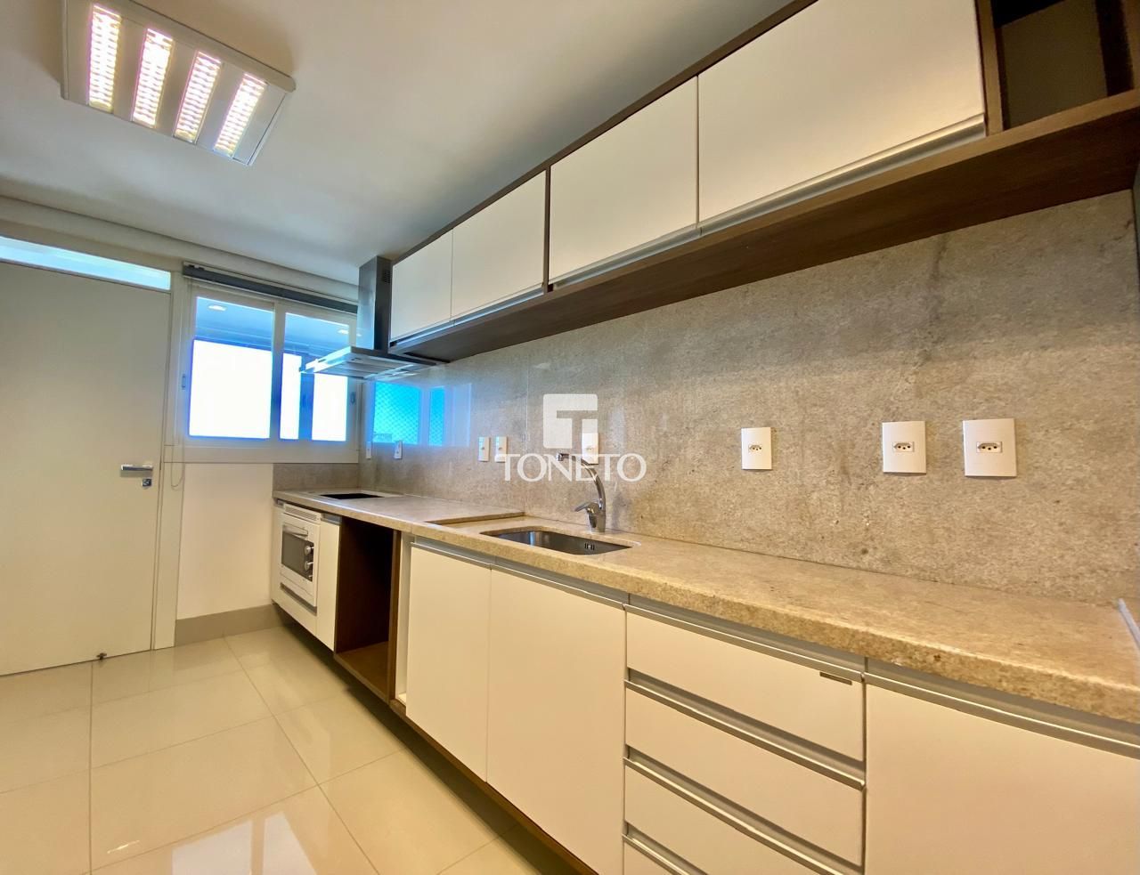 Apartamento à venda com 3 quartos, 239m² - Foto 9