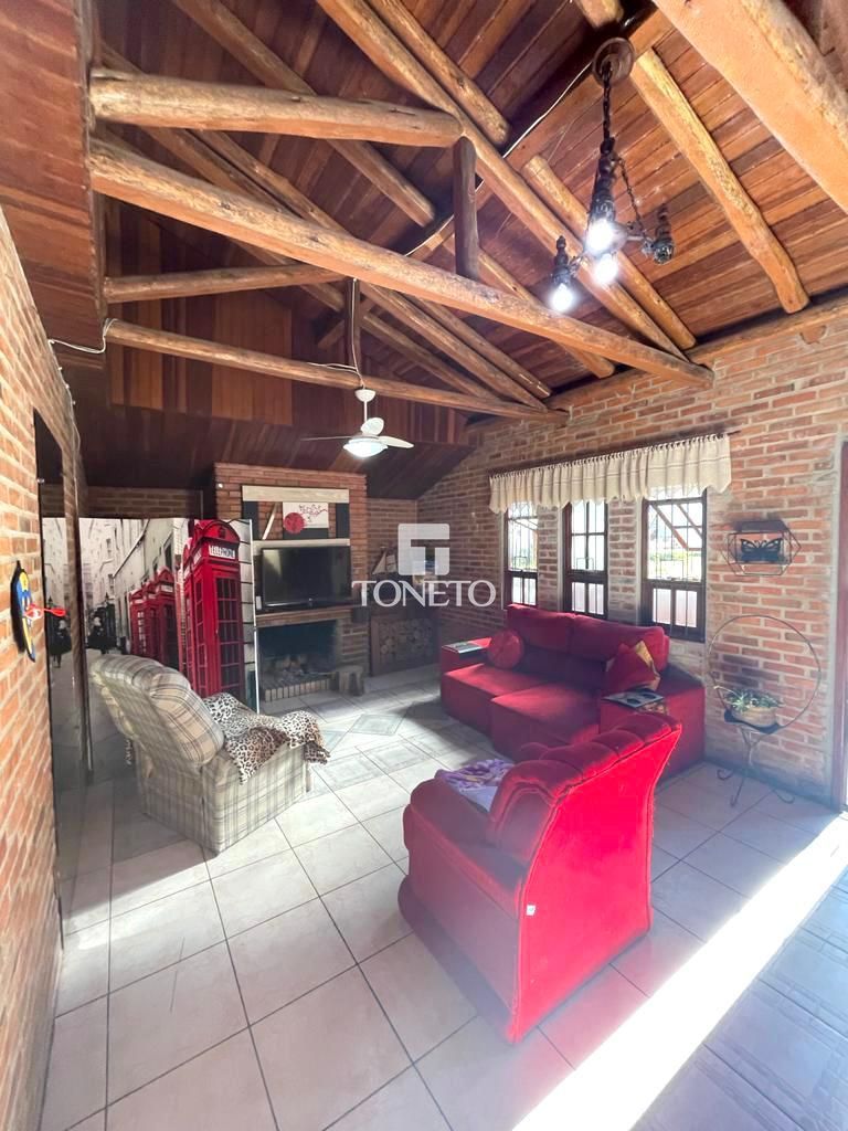 Casa à venda com 2 quartos, 176m² - Foto 2