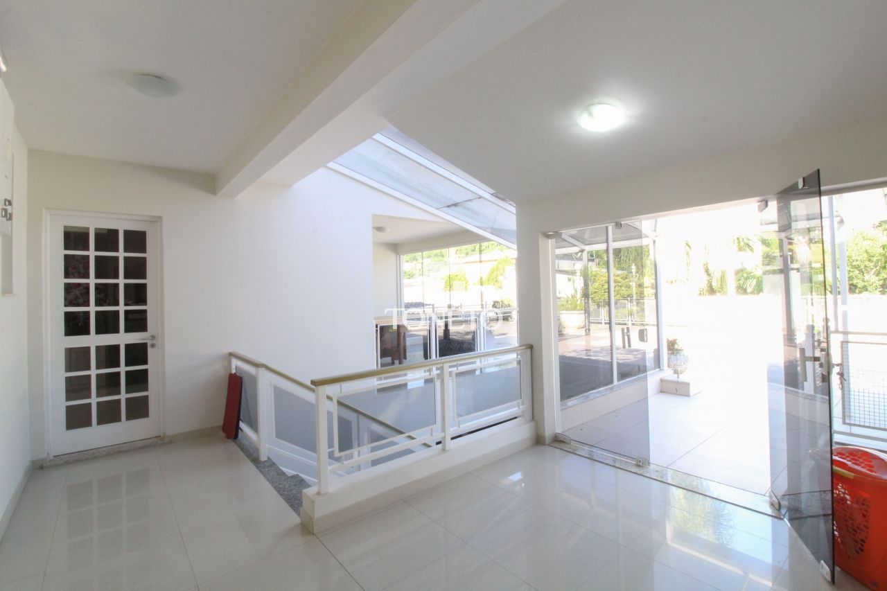 Casa à venda com 4 quartos, 550m² - Foto 5