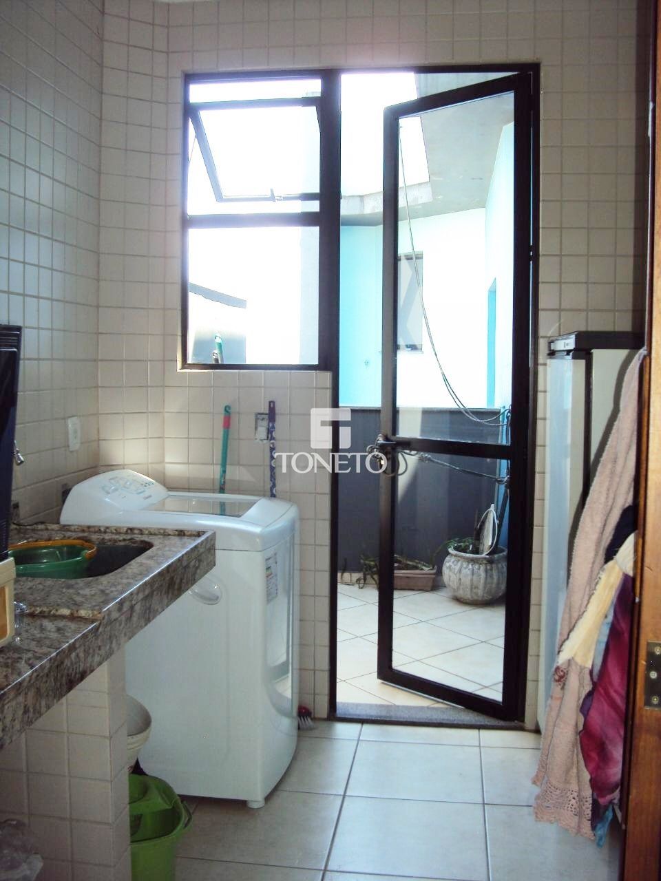 Apartamento à venda com 3 quartos, 182m² - Foto 8