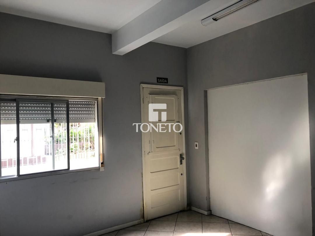 Casa à venda com 3 quartos, 234m² - Foto 2